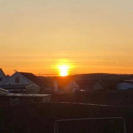 200 M Til Havet - Fri Adgang Til Svommehal