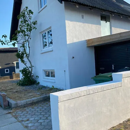 200 M Til Havet - Fri Adgang Til Svommehal