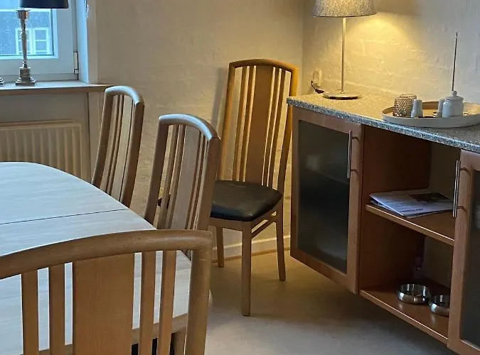 200 M Til Havet - Fri Adgang Til Svommehal Thyborøn
