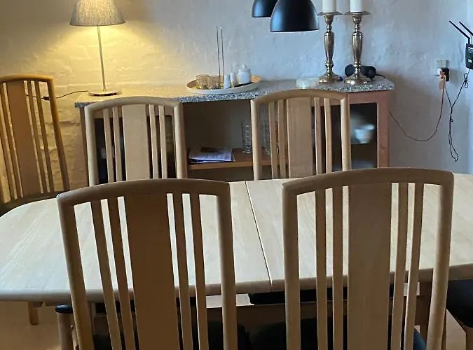 200 M Til Havet - Fri Adgang Til Svommehal Thyborøn